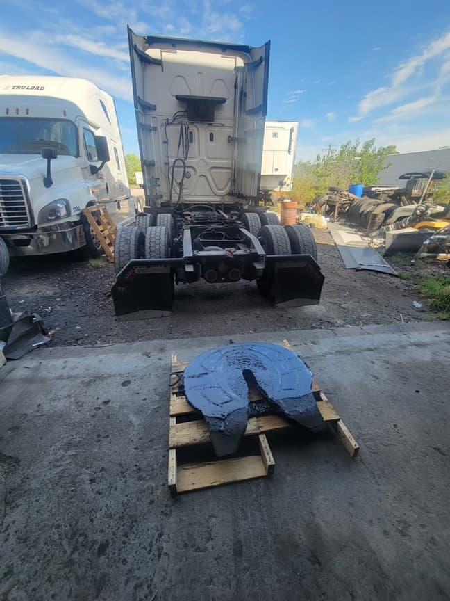 Hydraulic Liftgate Repair and Hose Replacement